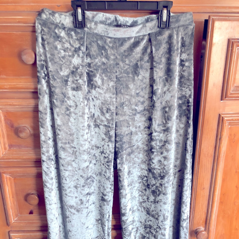 Tart pull on Velvet crop pants